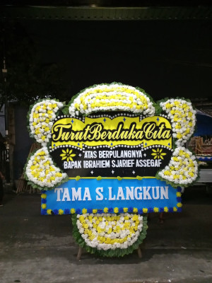 Papan Bunga Duka di Fitu